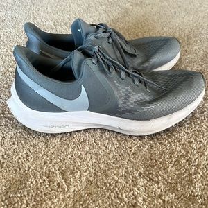 Nike Men’s Zoom Grey Gray size 12 Running Shoe EUC